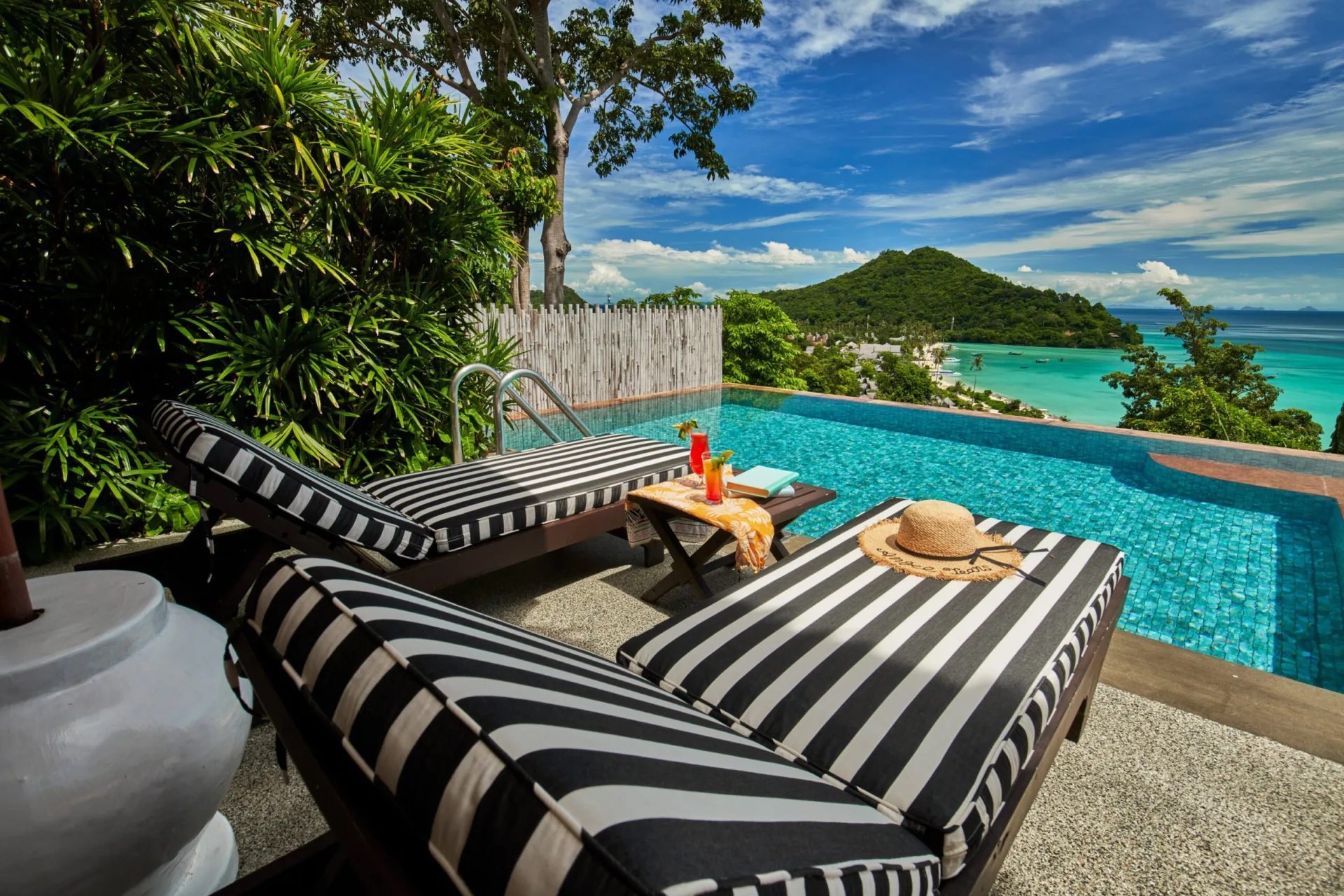 Luxury Hillside 4 Bedroom Villa